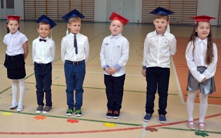Pierwszoklasiści z Wolborza pasowani na uczniów