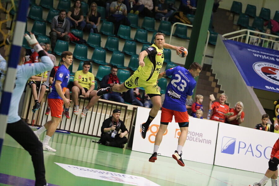 Zacięty mecz w Hali Relax