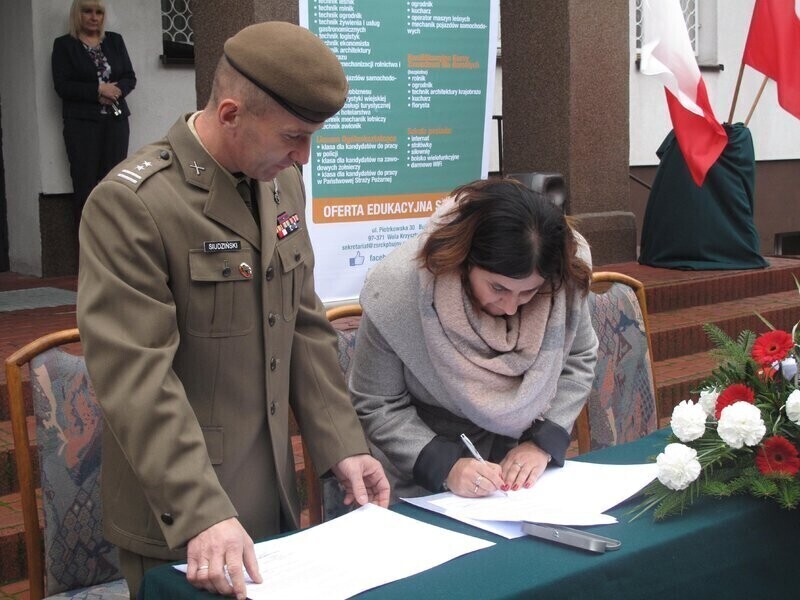 Uczniowie z Bujen będą się uczyć od terytorialsów