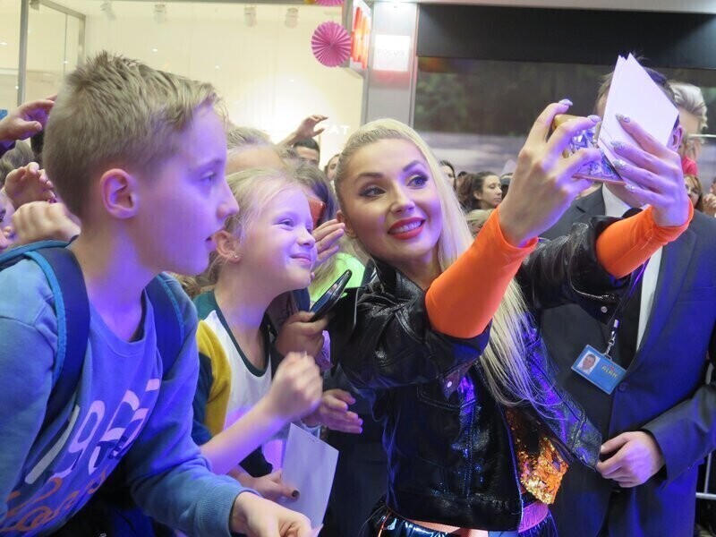 Cleo zaśpiewała w galerii Focus Mall WIDEO