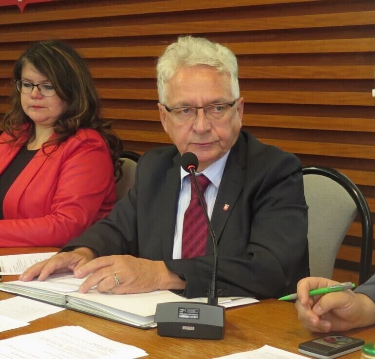 Sześcioro radnych złożyło wniosek o odwołanie przewodniczącego Rady Miasta