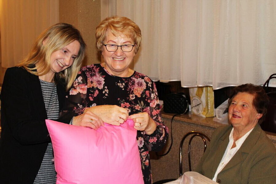 Mieszkanki gminy Grabica darły pierze jak za dawnych czasów