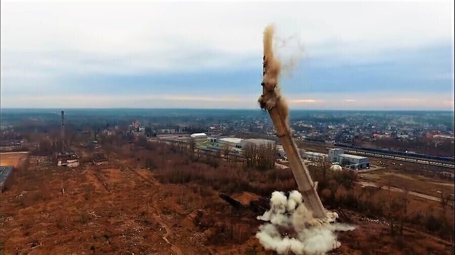 Runął komin Wistomu VIDEO