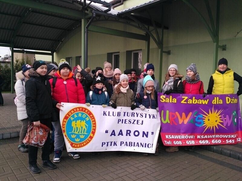 Gwiazdowy Rajd Pieszy z udziałem uczniów z Woli Krzysztoporskiej