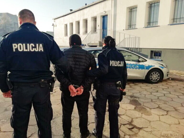 Potrącił kobietę i odjechał z miejsca wypadku