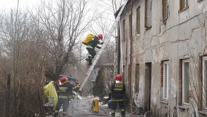 Pożar kamienicy w Piotrkowie (AKTUALIZACJA)