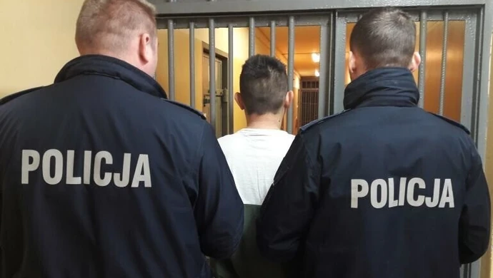 Pijany kierowca spowodował kolizję i uciekł 