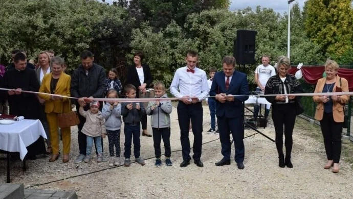 Laski i Ludwików wspólnie świętowały otwarcie placu zabaw