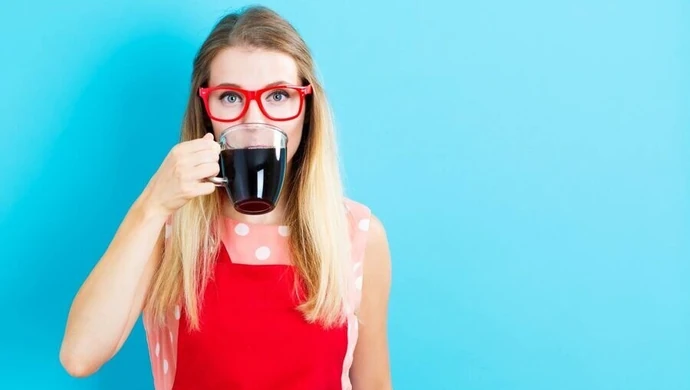 Szklanki do kawy i herbaty znów wróciły do mody?