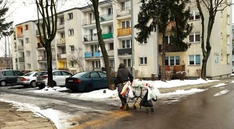 Chcą zlicytować mieszkanie zbieracza