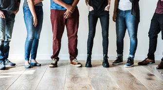 Jak znaleźć idealną parę spodni? Rodzaje i wybór tkaniny