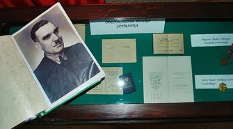 Wojewoda zdekomunizował placówki oświatowe, w tym szkołę w Ręcznie 