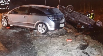 W Borkach w powiecie radomszczańskim zapaliły się dwa auta osobowe