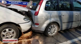 Osiem osób rannych w wypadku na krajowej "dwunastce" 