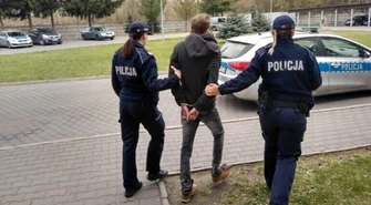 Pięć osób odpowie za posiadanie i sprzedaż narkotyków 