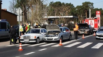 Cztery osobówki zderzyły się w Sulejowie (VIDEO)