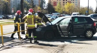 Na parkingu przed Polo Marketem płonął golf 