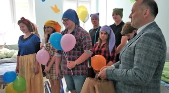 Królewna Śnieżka odwiedziła małych pacjentów w PCMD