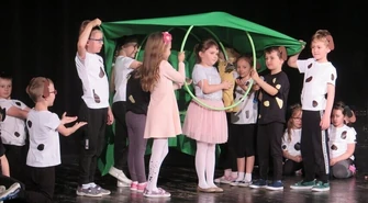 Przedszkolaki prezentowały się na piotrkowskiej scenie