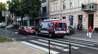 Pijany pieszy wtargnął na jezdnię