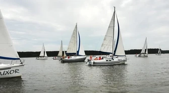 Udana parada jachtów na Zalewie Sulejowskim