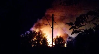 Znów płonęły śmieci na terenie dawnej huty w Piotrkowie