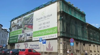 Radny pyta, dlaczego dach budynku po Europie jest niezabezpieczony