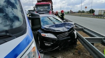 Zderzenie tira z osobówką na trasie S8