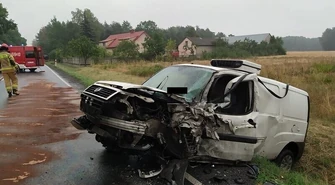 Zderzenie pojazdów przez plamę oleju