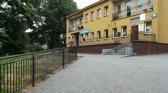 Parzniewice: Balustrada pomoże schorowanym