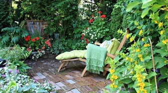 Strefa wypoczynkowa w ogrodzie – jak ją stworzyć?