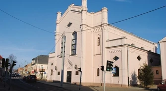 Wiemy, kto przeprowadzi się do synagogi