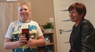 Wygrał telefon i przekazał go do Domu Dziecka