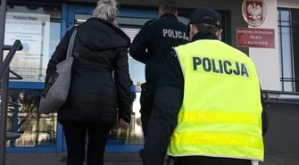 Uciekała przed policjantami, bo nie miała prawa jazdy