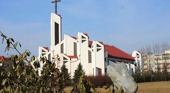 Dyrektor po raz kolejny zawierza szkołę