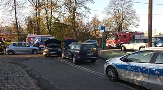Trzy samochody zderzyły się w Piotrkowie