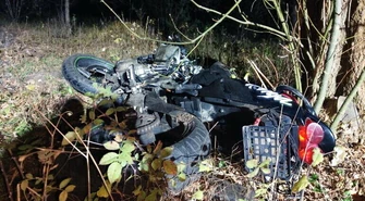 Stracił panowanie nad motocyklem i uderzył w drzewo. Zginął na miejscu