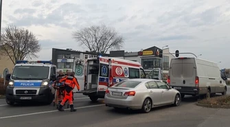 Dwa zdarzenia drogowe w jednym miejscu w ciągu kilku minut. Są poszkodowani