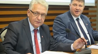 Przewodniczący Rady Miasta nie został odwołany, przeprosił za swoje zachowanie