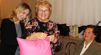 Mieszkanki gminy Grabica darły pierze jak za dawnych czasów