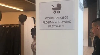 Do mediateki można wchodzić z wózkami dziecięcymi?