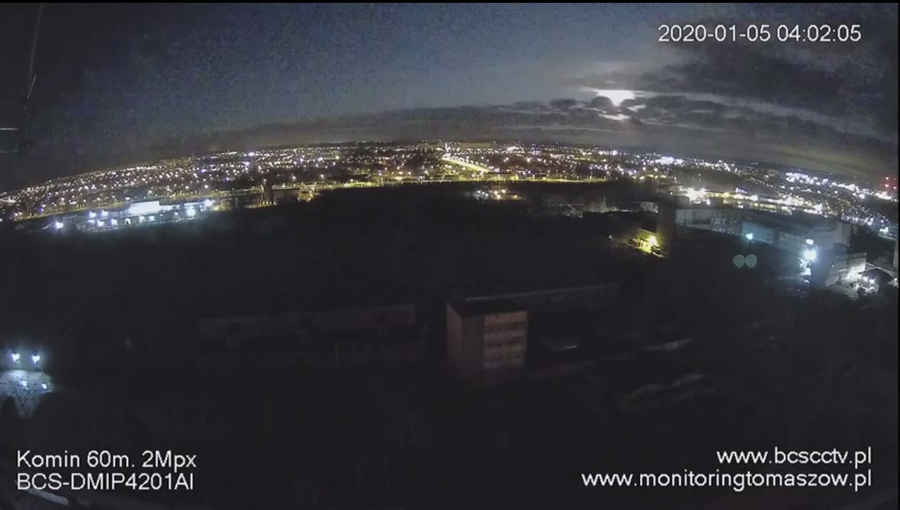 Bolid na chwilę rozświetlił niebo. Zobacz nagranie z kamery