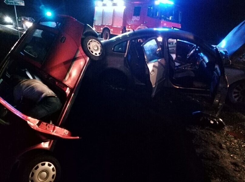 Dwie osoby ranne w wypadku w gminie Rozprza ZDJĘCIA