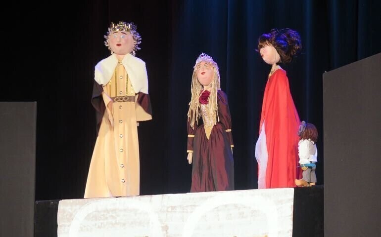 Ferie z MOK dzieciaki obejrzały kolejny spektakl