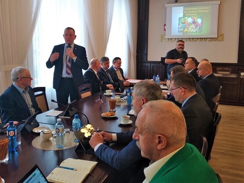 Czy mundurowi też będą strzelać do dzików