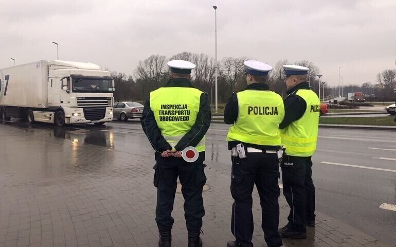 Polowali na przeładowane ciężarówki