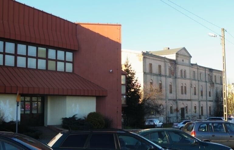 Nie ma zgody na wyburzenie ruiny przy ul. Batorego. Co z przebudową Relaksu