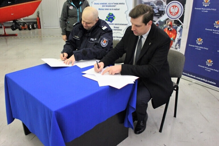 Nowoczesny sprzęt dla policji