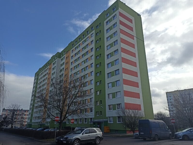 Mieszkańcy twierdzą że fekalia zalewają piwnicę w bloku. Prezes spółdzielni odpowiada że to koci mocz