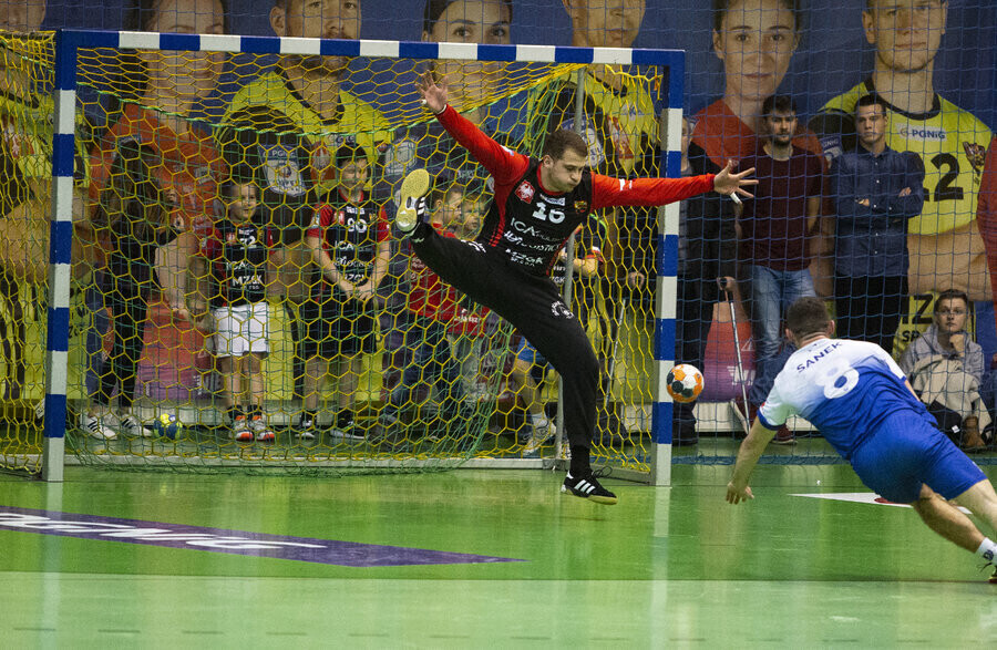 Piotrcovia zdeklasowana w Lubinie Piotrkowianin zwyciężył we własnej hali dzięki nowemu bramkarzowi
